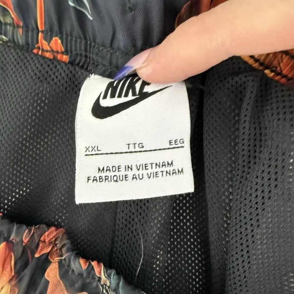 Nike Floral Swim Trunks XXL Standard Fit Above Knee Shorts NWT Black